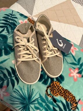 OluKai Pehuea Li W Women's Taupe Mesh Sneakers with White Sand Accents